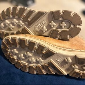 Cliffs laced up boots. Size 7.5, good condition - minimal wear.
